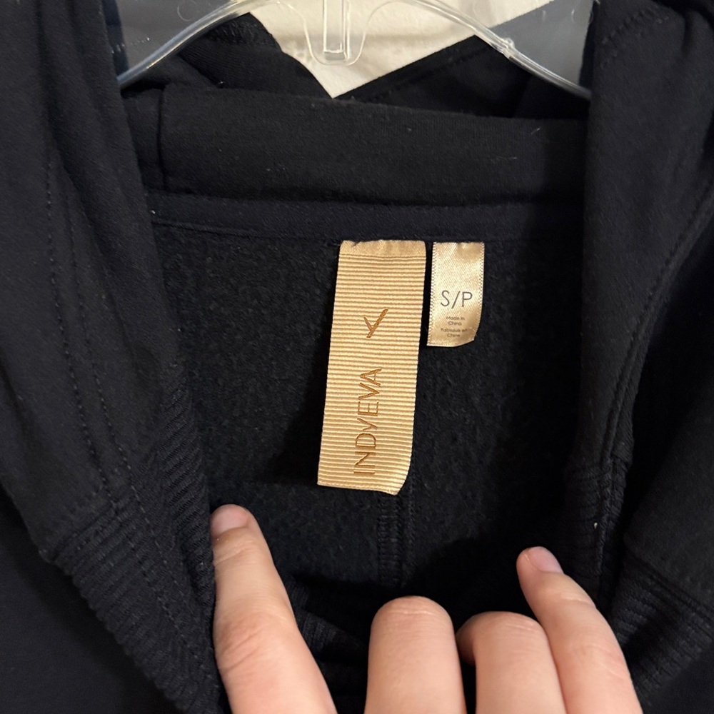 Indyeva Bunda Il Pullover Fleece Hoodie in Black Size Small Athleisure Comfort - Picture 5 of 7